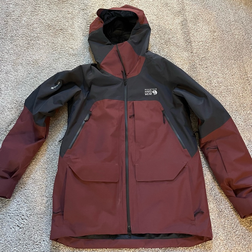 Mountain Hardwear Cloudbank men’s winter coat. Gore-tex, insulated.